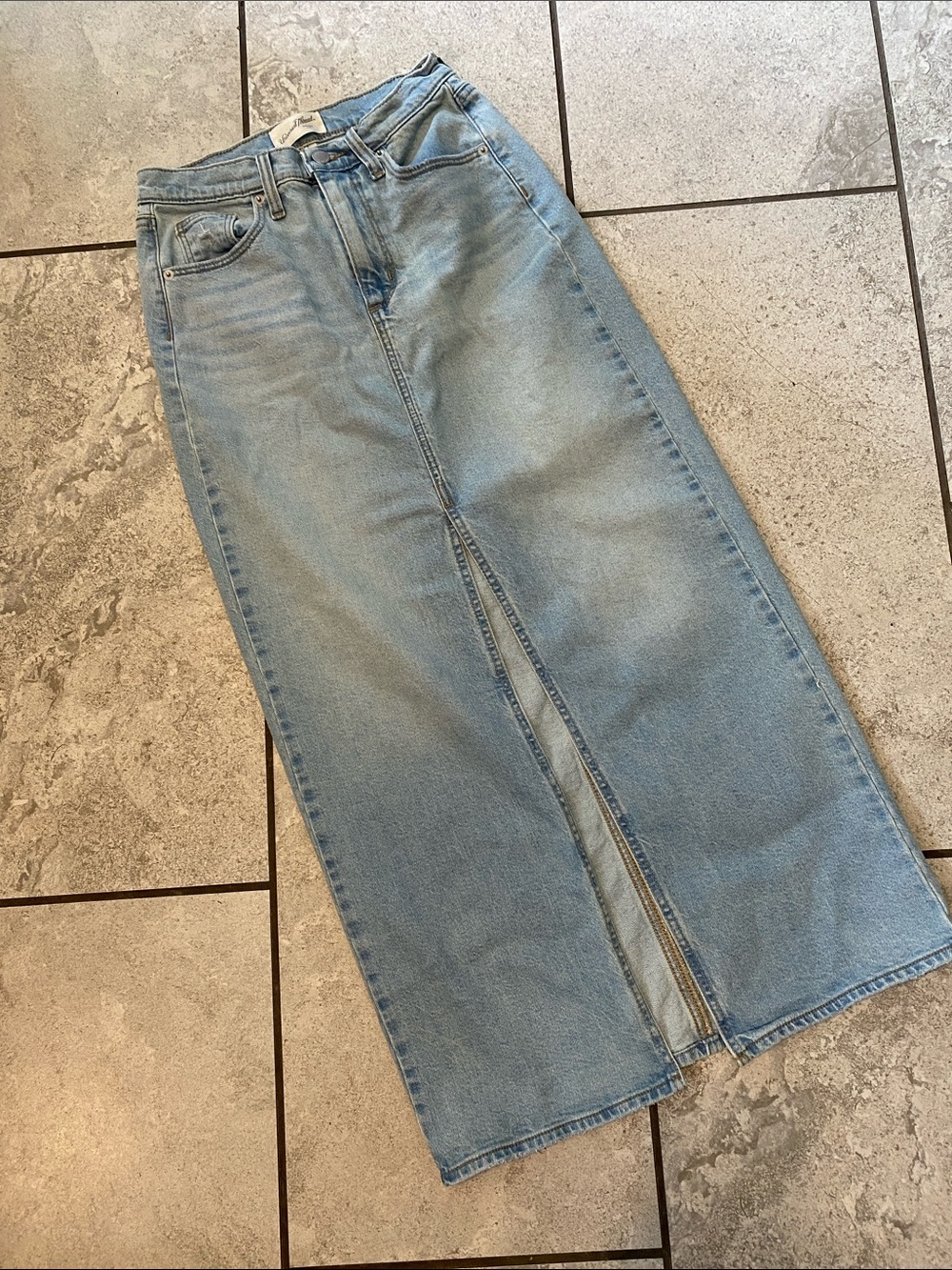 Universal Thread Light Blue Straight Leg Jeans